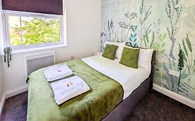 Emerald Delightful Suite Moseley Mews, Birmingham By Staystaycations